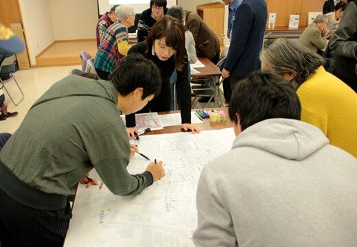 地域の人たちとのワークショップ
