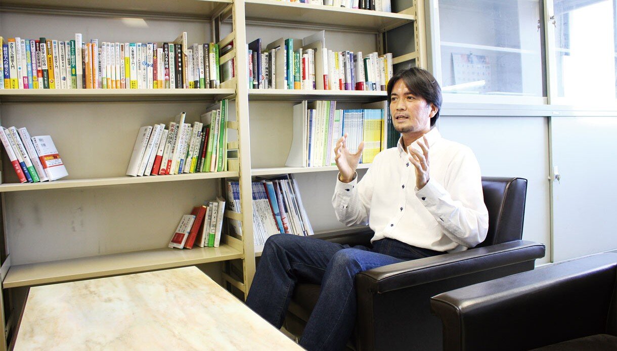 西之坊 穂 准教授